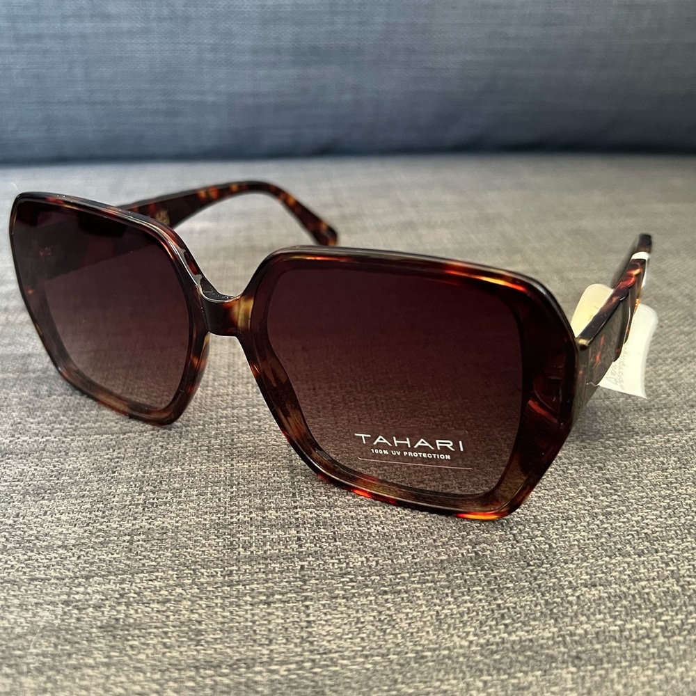 NWT TAHARI SUNGLASSES EYEWEAR ACCESSORY